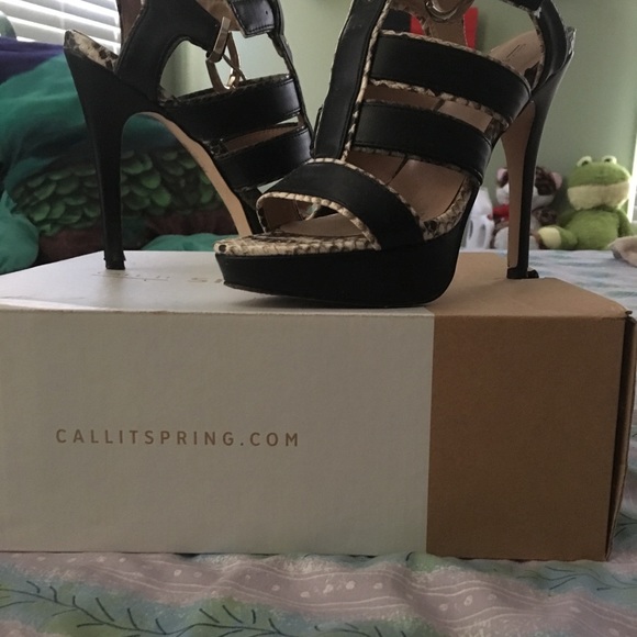 🌺🌸Call it spring 🌺🌸 snake print heels❤️ - Picture 3 of 5